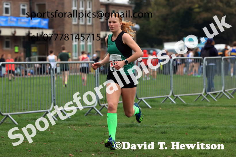 Womens Under-17s relay, 2025 Northern Cross Country Relays, Graves Park, Sheffield. Photo: David T. Hewitson/Sports for All Pics